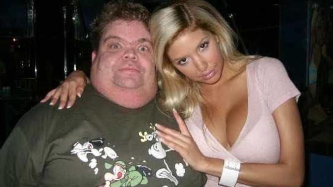Do pretty women regret choosing below average looking partner?