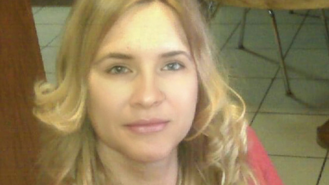 Does she look like she could be her mom?