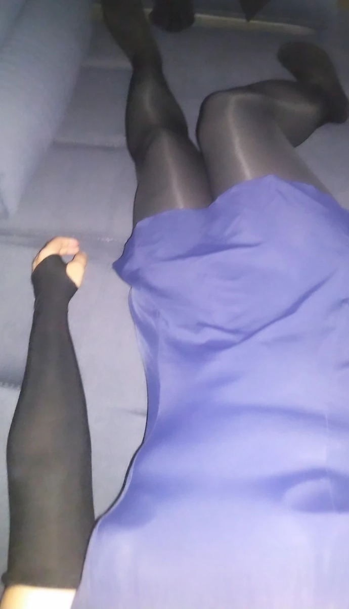 Girls, Physically, do I look feminine (Transgender) ?