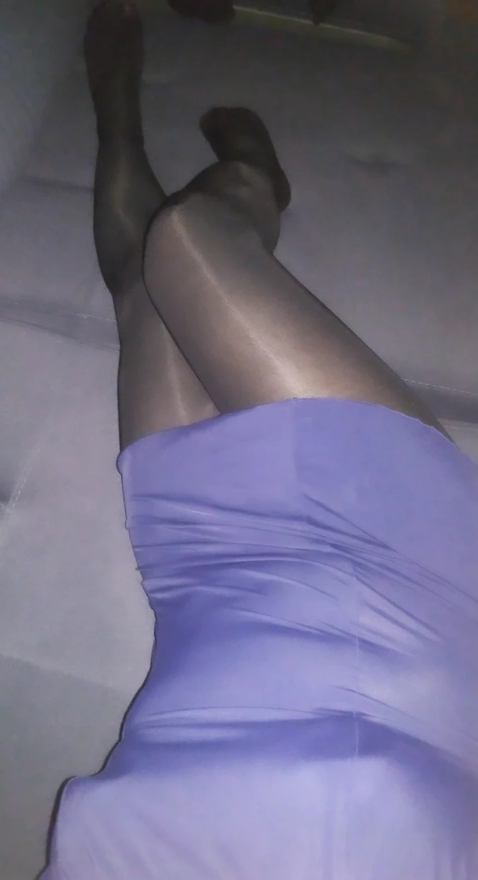 Girls, Physically, do I look feminine (Transgender) ?