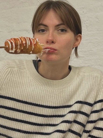 It was my first time trying a corn dog today and it was pretty tasty, what is your favourite food ever?