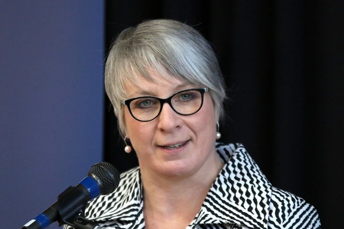Which country has the prettiest minister of health?