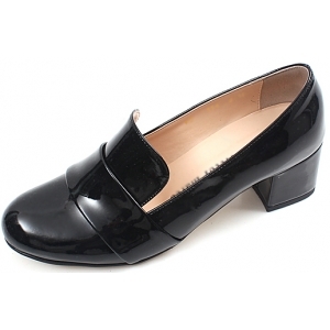Which shoes to wear with this?