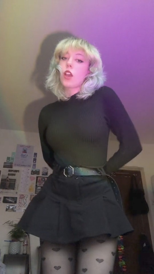 If I was your daughter would you let me out of the house like this?