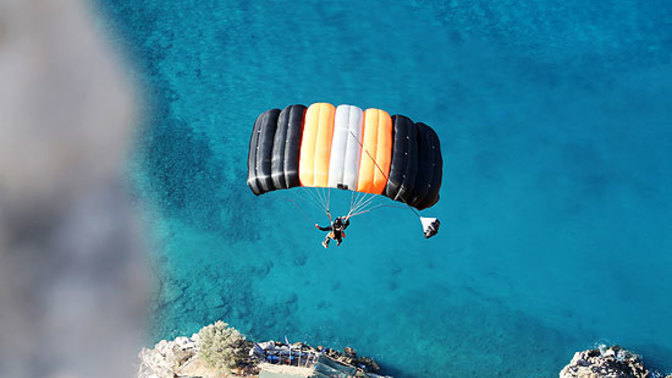 Do you have a dream of jumping with a parachute?