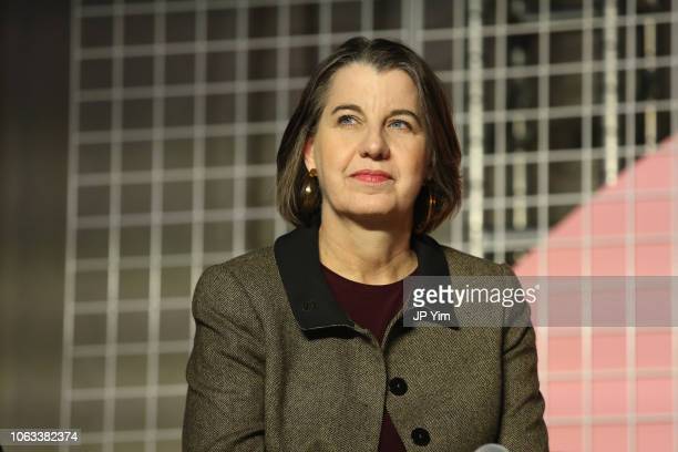 Which of these planned parenthood leaders looks the most motherly/productive/fertile?