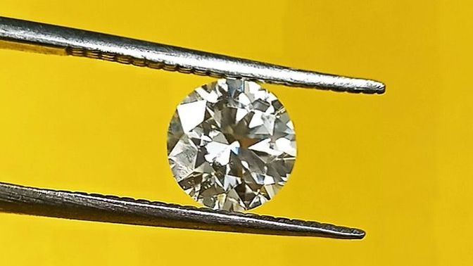 Which looks the best or preferred size Diamond?