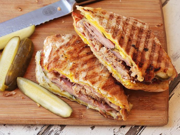 What does your favorite sandwich 🥪 have on it?