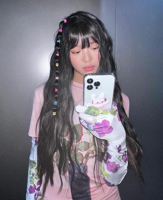 How do I get my hair to wave/curl lile this? Wont a curler make it curly?