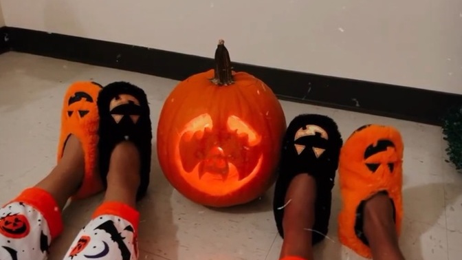 Happy Halloween eve, y'all carve pumpkins? If so drop your pumpkins for us to see?