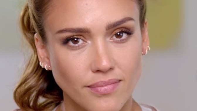 What makes Jessica Alba so gorgeous? How do I describe why I like her facial features?