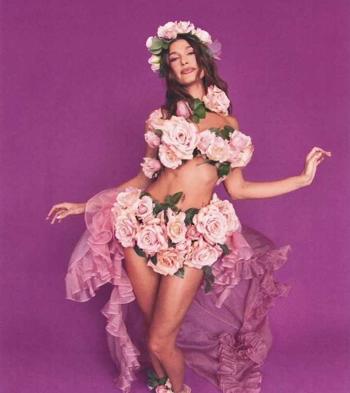 Which celebrity has the most attractive Halloween costume?