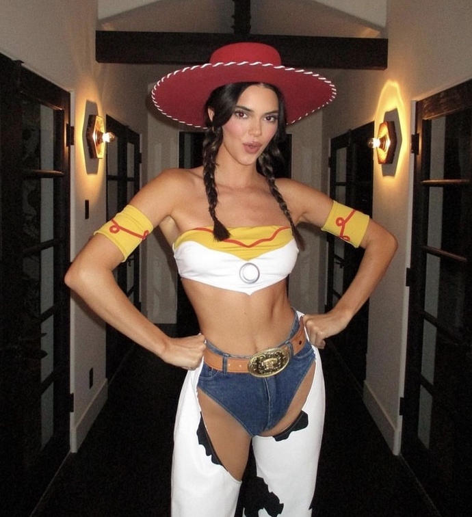 Which celebrity has the most attractive Halloween costume?