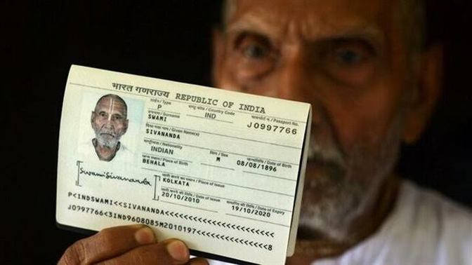 The 120-year-old Indian man reveals his secret of long life as never falling in love. Do you think falling in love may shorten your life?