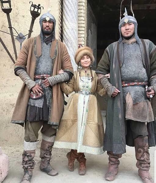 What ancient clothes in your culture do you like most?