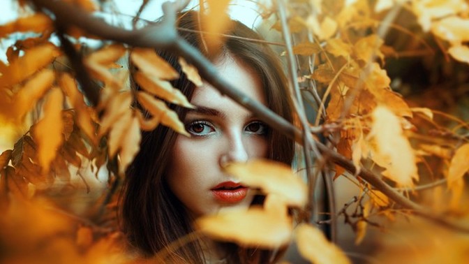 How to have a good conversation with an introvert girl?