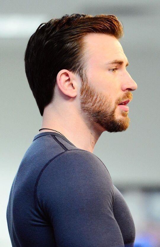 Whos more handsome: Chris Evans, Ryan Reynolds or Ryan Gosling?