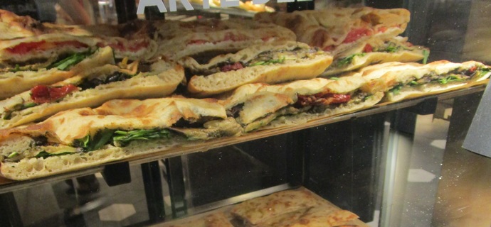 Am I the only one who thinks authentic Italian food in Italy is garbage?