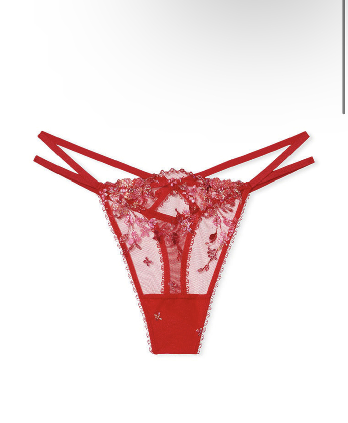 Which bra goes better with the thong 👙?