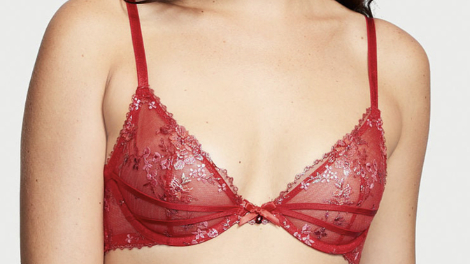 Which bra goes better with the thong 👙?