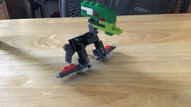 The decision is final, I Willa turn my three small Lego pterosaurs into an Aisthimetallo but should it be able to transform?