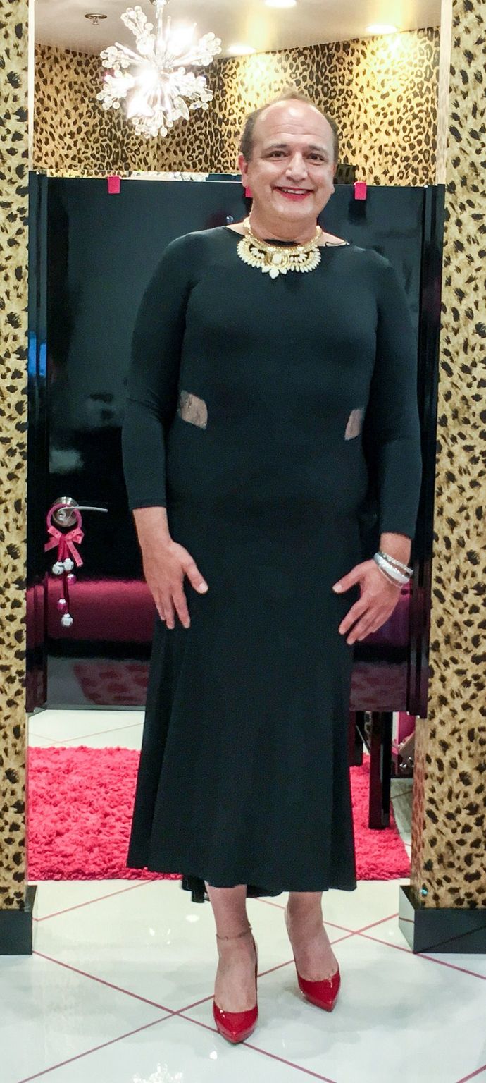 Do you think that most men dont wear dresses because they look bad in them and not because of gender rolls?