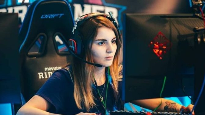 How do I tell this gamer-girl "I love you"?