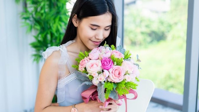 Why my ex boyfriend makes me jealous and hurt me so bad?