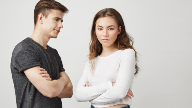Guys, How can a guy really love someone but at the same time not know why they hate them?