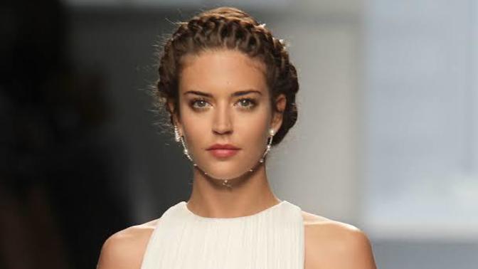 Do you find model Clara Alonso pretty?