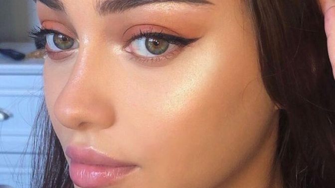 Do you like it when girls have winged eyeliner?