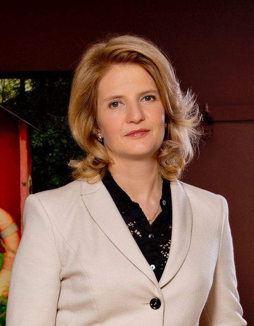 Women be honest: would you marry a non-attractive billionaire?