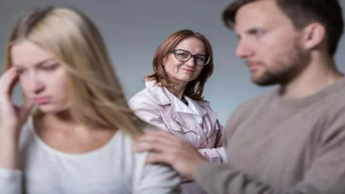 Girls, Is mother daughter relationship equivellent to mother son?