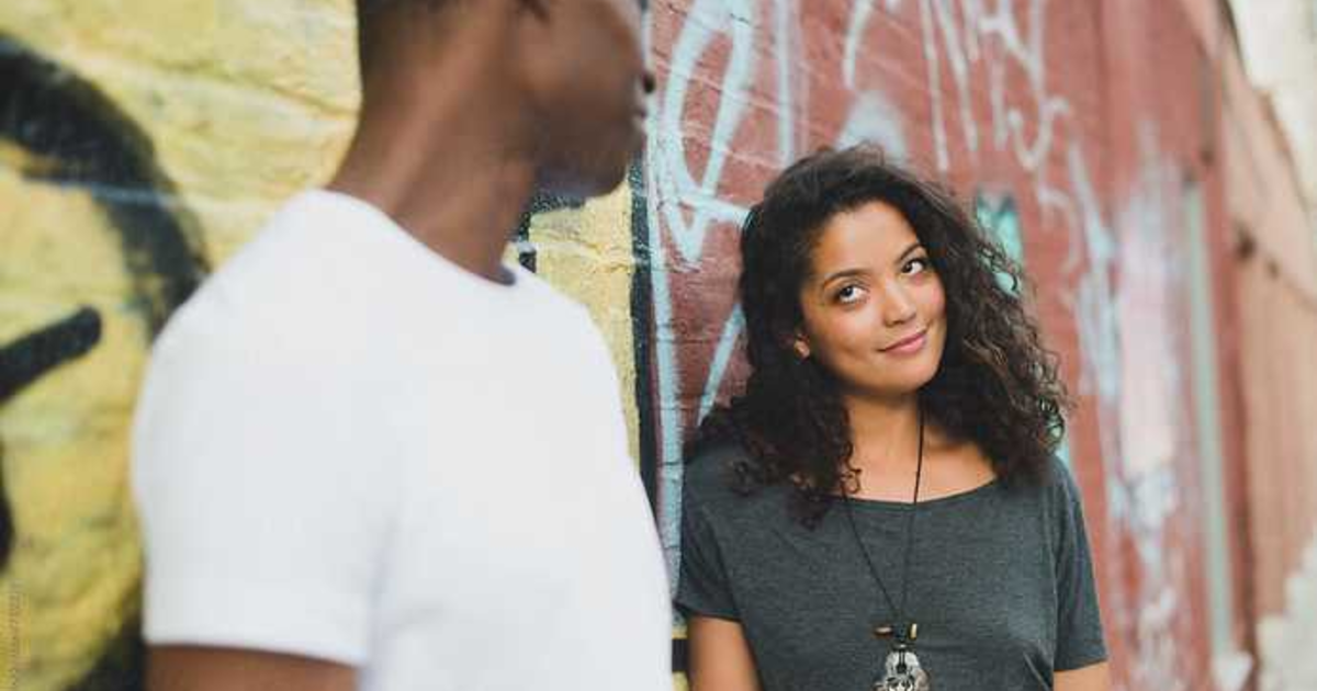 What does it mean when a woman locks eyes with you? - GirlsAskGuys