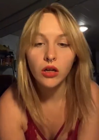 Do you think this French girl is attractive/has a good body?