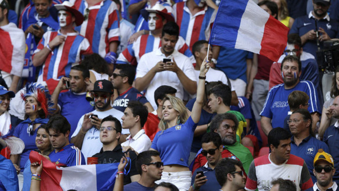 Am I the only one who doesn't have a negative view of French people?