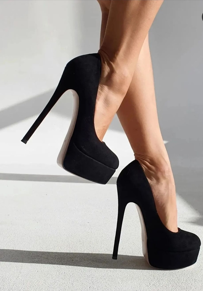Girls, which of these pairs of heels do you prefer? And which one do you recommend me to buy?