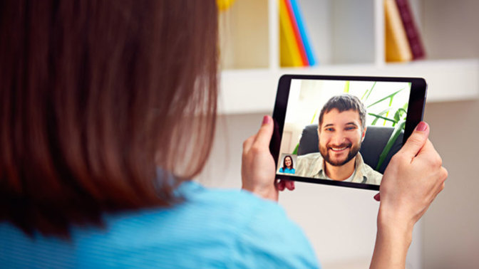 Does long distance dating (international) work at all?