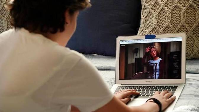 What is the best website to watch online movies for free?