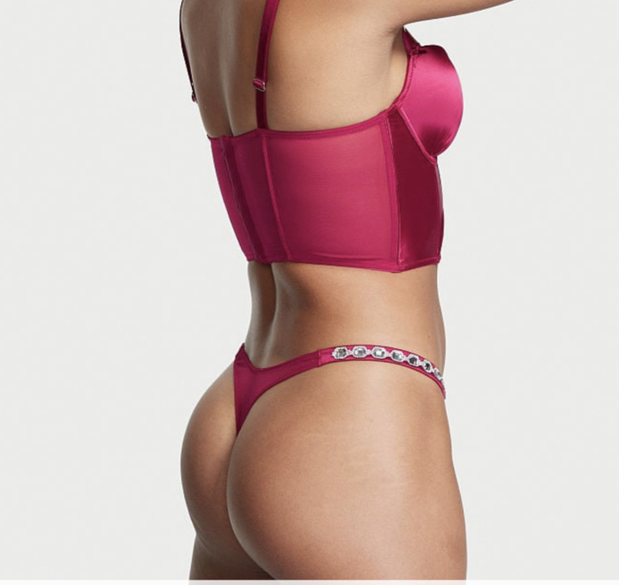 Girls would you wear these, they look so sexy? Guys would you try these?