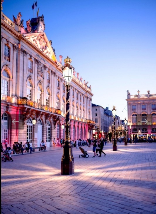 What do you think of this city, would you like to visit it?