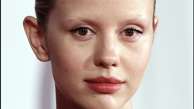 Do you find her pretty (Mia Goth)?