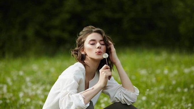 What does it mean if someone calls you stunning or gorgeous?