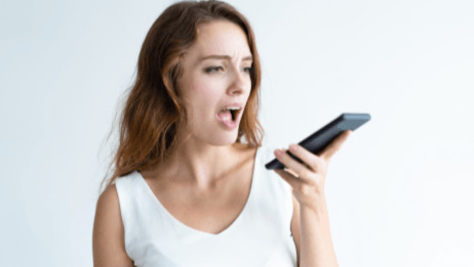 Is prioritizing contacting friends over your partner a red flag?