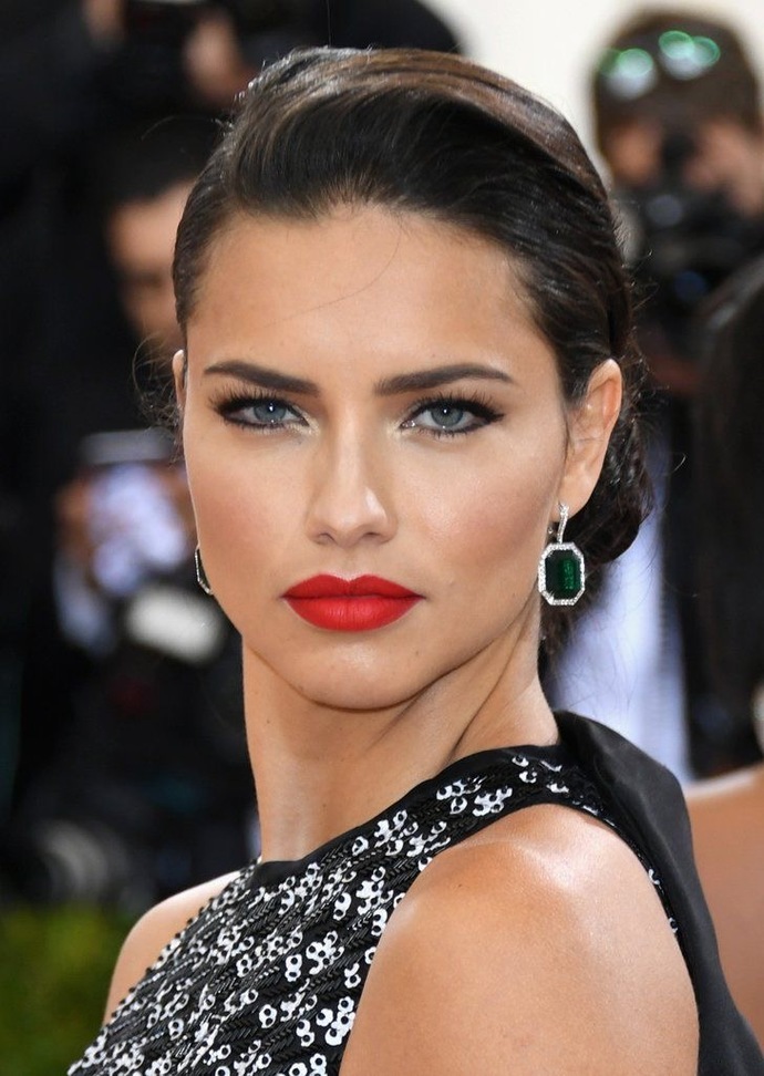 Which Victoria Secret model is prettier?