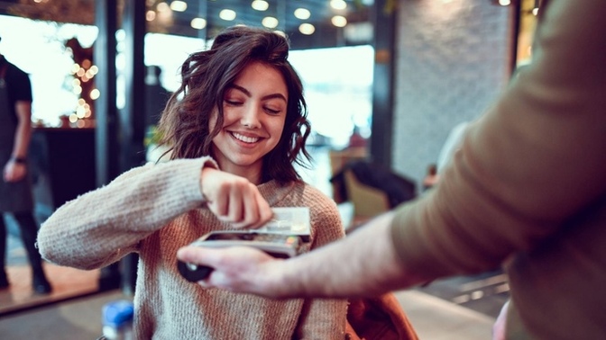 Who is supposed to pay for the bill if the guy asks the girl out on a date?