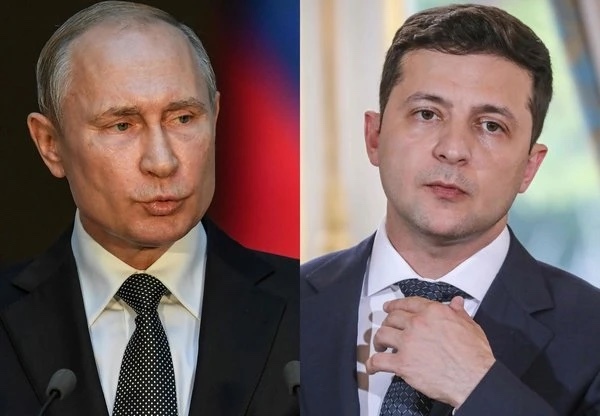 Can someone explain in fortnite terms why Russia 🇷🇺 and Ukraine 🇺🇦 are fighting a war right now against each other over their?