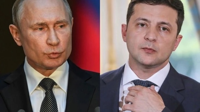 Can someone explain in fortnite terms why Russia 🇷🇺 and Ukraine 🇺🇦 are fighting a war right now against each other over their?