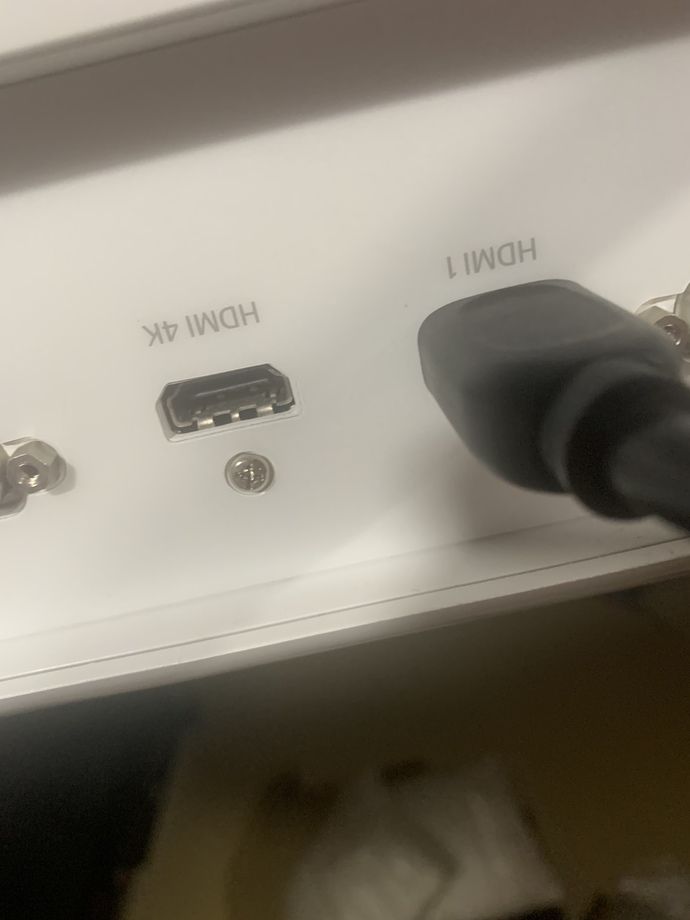 When I try to switch b from hdmi one to hdmi 4K on my projector it isn’t able to find a signal why is that?