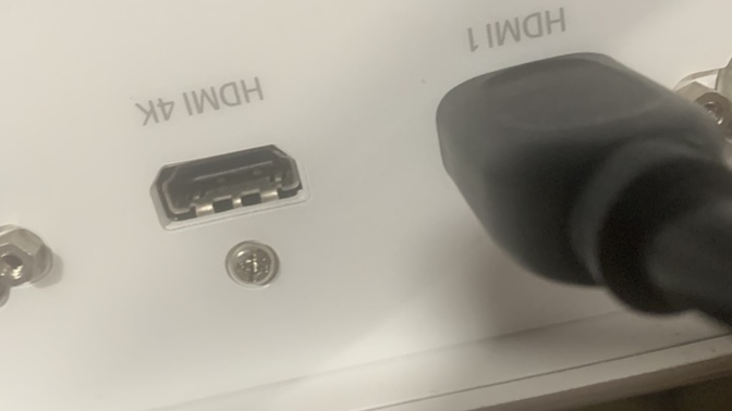 When I try to switch b from hdmi one to hdmi 4K on my projector it isn’t able to find a signal why is that?